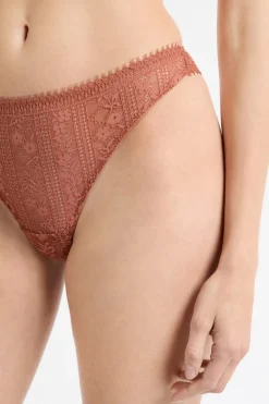 Tanga de encaje