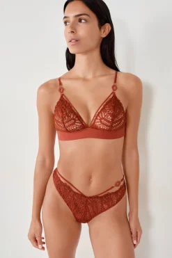 Tanga de encaje