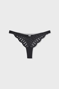 Tanga de encaje con detalles de bisutería