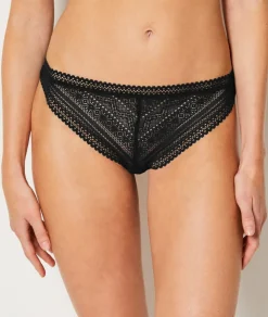 Tanga de encaje gráfico