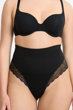 Tanga de talle alto moldeador con detalles de encaje - Sujeción media