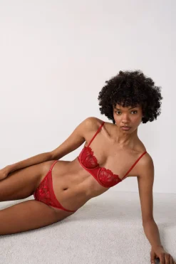 Tanga de tul bordado