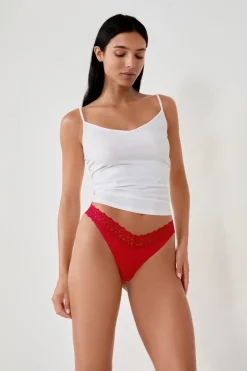 Tanga en V de microfibra y encaje