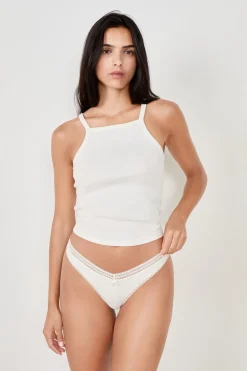 Tanga en V de microfibra y encaje