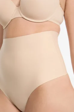 Tanga moldeador - fuerte sujeción