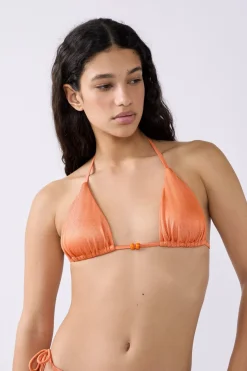 Top bikini triangular detalle perla