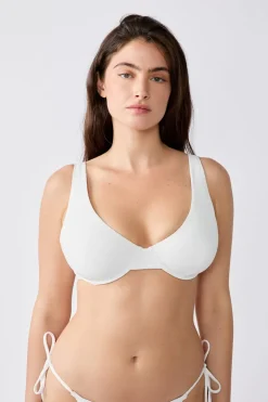 Top bikini triángulo con aros