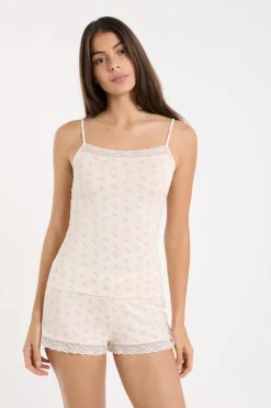 Top con detalles de encaje