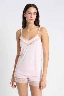 Top con tirantes finos de encaje