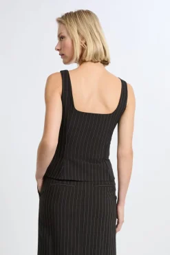 Top con volantes y rayas