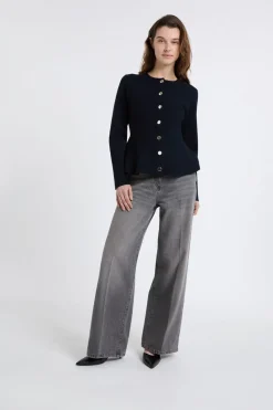 Top de manga larga con botones dorados