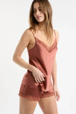 Top de seda con detalles de encaje