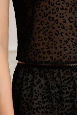 Top de tul con estampado de leopardo