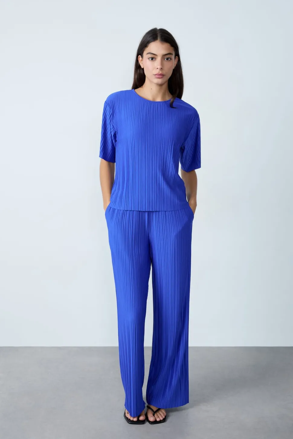 Top plisado de manga corta