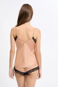 Top satinado con detalles de encaje