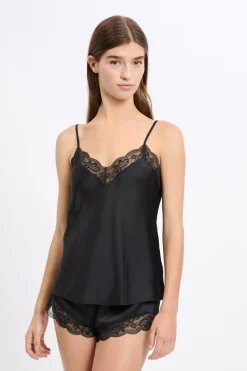 Top satinado con detalles de encaje