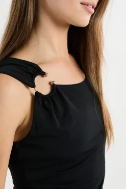 Top sin mangas con anilla