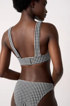 Top triangular con estampado de cuadro vichy