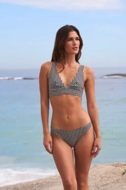 Top triangular con estampado de cuadro vichy