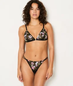 Triángulo sin aros bordado