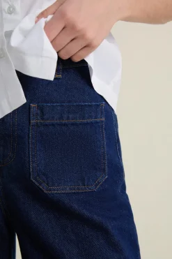 Vaqueros rectos con bolsillos delanteros