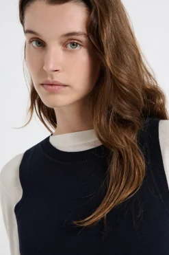 Vestido corto con botones dorados