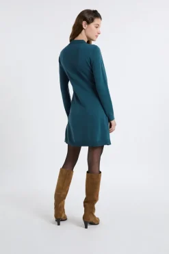 Vestido de manga larga con botones dorados