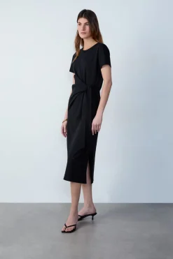 Vestido largo con lazada