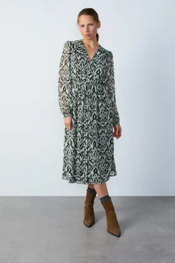 Vestido largo estampado fluido