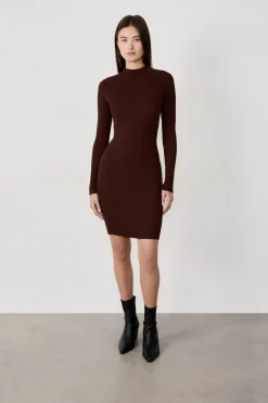 Vestido suéter corto