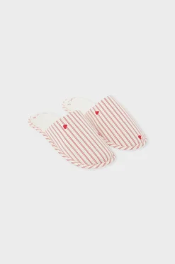 Zapatillas destalonadas con motivos de corazones y algodón